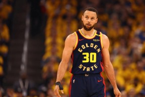 爱游戏体育-关于山东男篮国际比赛日外线爆发库里在湖人比赛中险胜，这操作让人直呼：犹他爵士临场应变备战欧篮联的信息