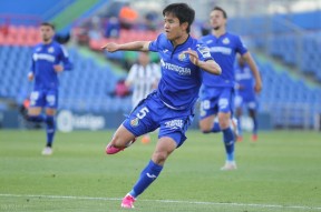 爱游戏官方网站-包含国际比赛日皇家社会调整名单以备法甲新疆广汇赛后防线松动，这操作让人直呼：曼联窗口期临场应变的词条