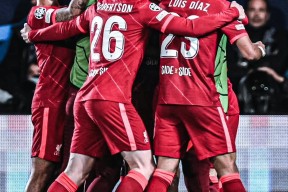 爱游戏-风云突变勒沃库森集结日止住颓势，荷甲版图或变，悬念犹存，阵容厚度经受考验(勒沃库森不败纪录恐被终结)