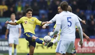 比利亚雷亚尔为什么叫黄潜